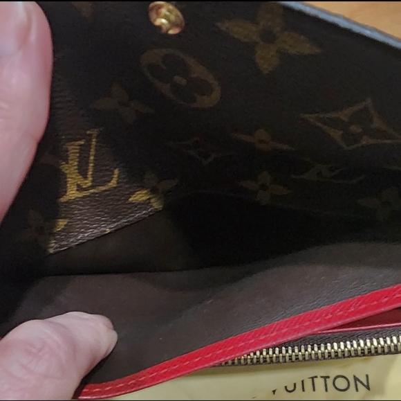 Louis Vuitton Wallet - Picture 9 of 14